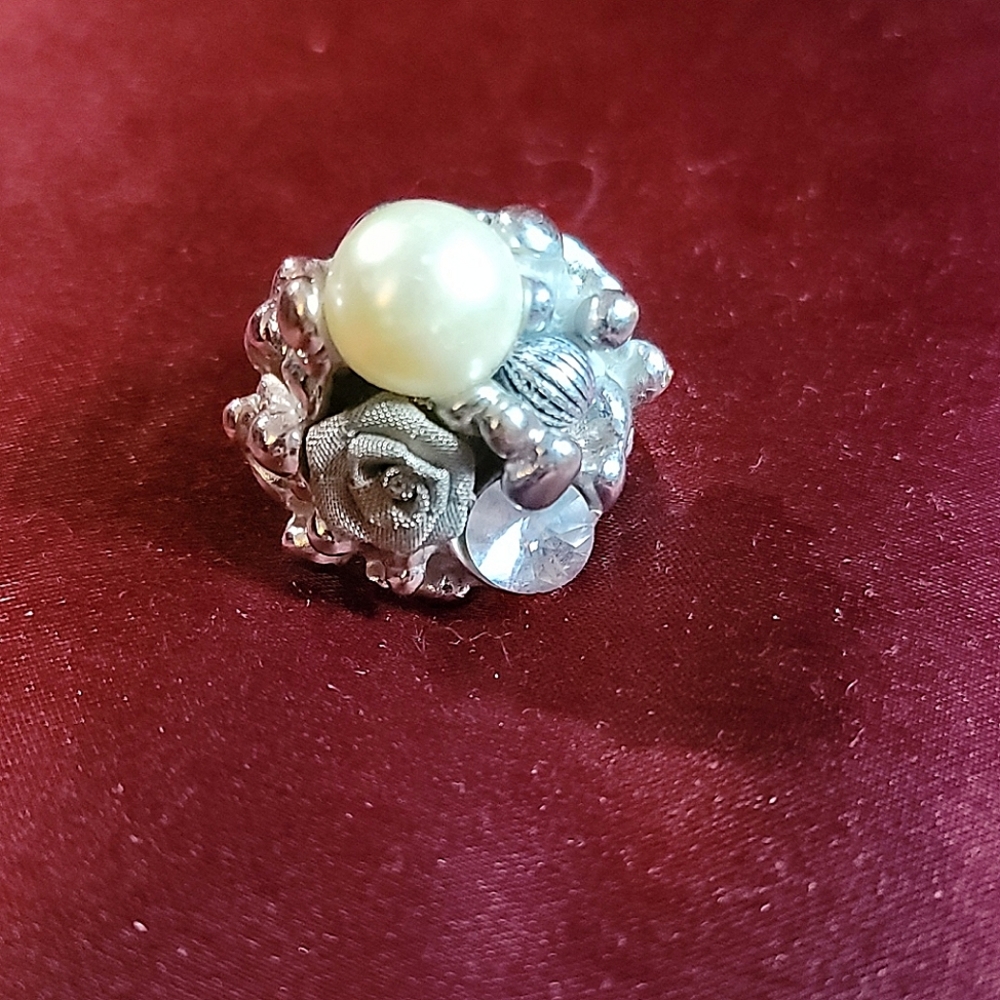 Fun Silver Pearl Cluster ring
